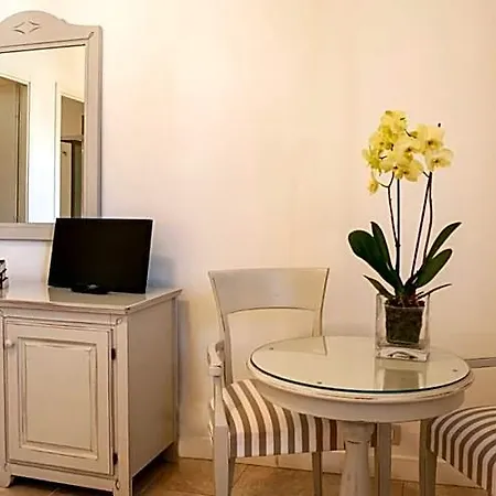 شقة فندقية Parkhotel Montigeto باسّينيانو سول تْرازي